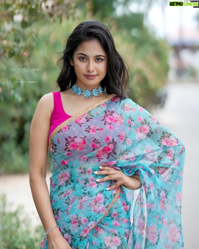 Gayathri Sri Instagram - Saree = Absolute Love 😘 Mua @diya_bridal_groomers Photography @portraits_by_nathan Outfit @visha_boutique_
