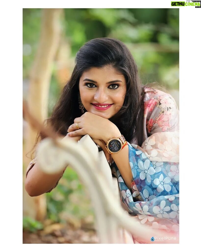 Gayatri Jadhav Instagram - Yes I'm smiling, but you're not the reason anymore 💫