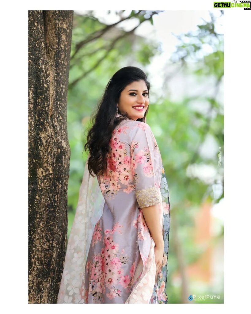 Gayatri Jadhav Instagram - Happy vibes today So far , so good ♥️🧿 PC- @pixelpune Mua- @priyankaingolemua #humble #vibes #goodvibes #actorslife #actress #marathiactress #gayatrijadhavofficial