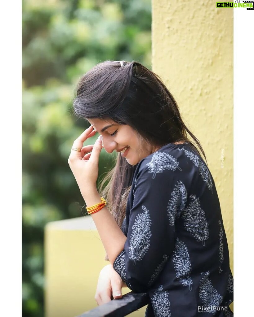 Gayatri Jadhav Instagram - A little lost A lot found 🌀 Clicked by @pixelpune #gayatrijadhavofficial #marathimulgi #marathiactress #casualstyle #casualoutfit #goodlife #happierthanever
