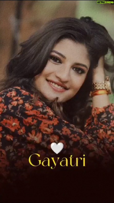 Gayatri Jadhav Instagram - Beauty and Elegance at its best... #gayatri #beauty #actorlife #actress #elegant #actressgayatri