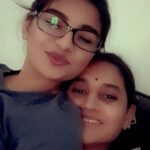 Gayatri Jadhav Instagram - आईची कुशी.. आईच प्रेम.. आईचा लळा.. आईची छाया.. आईची माया.. आई म्हणजे जीव.. आई म्हणजे श्वास.. आई म्हणजे हासु.. आई म्हणजे रडू.. शेवटी आईसाहेबच माझा प्राण ❤️ Pune, Maharashtra