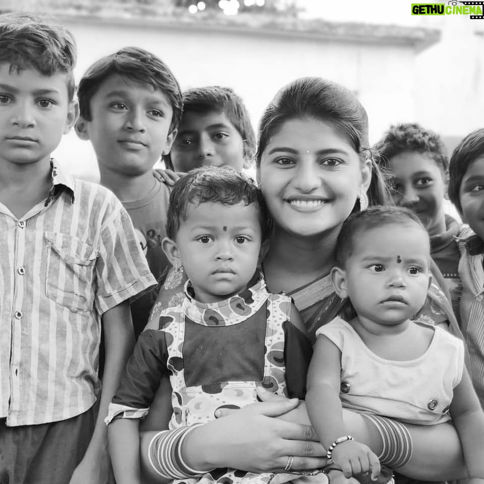 Gayatri Jadhav Instagram - The sweetest little part of destiny ❤️ #kids#destiny#bestthingever#pureheart#puresmile#myspecialones#gayatrijadhavofficial