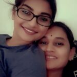 Gayatri Jadhav Instagram - आईची कुशी.. आईच प्रेम.. आईचा लळा.. आईची छाया.. आईची माया.. आई म्हणजे जीव.. आई म्हणजे श्वास.. आई म्हणजे हासु.. आई म्हणजे रडू.. शेवटी आईसाहेबच माझा प्राण ❤️ Pune, Maharashtra