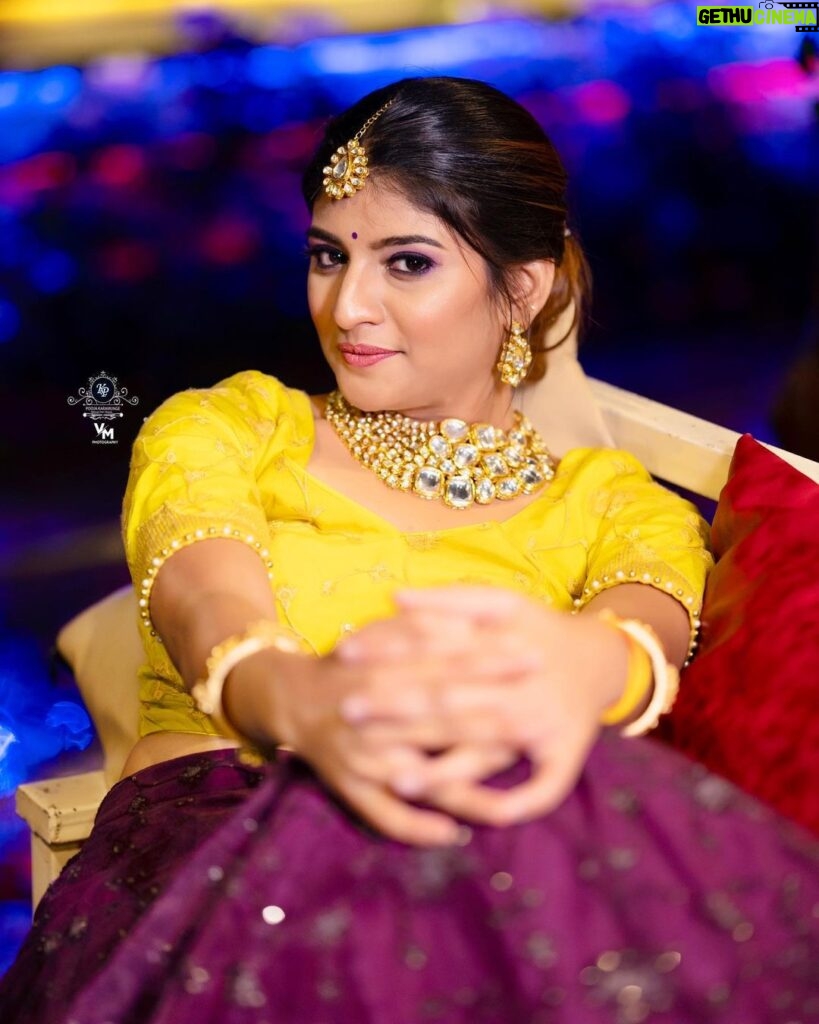 Gayatri Jadhav Instagram - 💛 Outfit - @the_rightknot Mua- @poojakaramunge_makeupartist Hair- @poojakaramunge_makeupartist Photography- @vm_photograaphy Jewellery - @pvcollection_6100