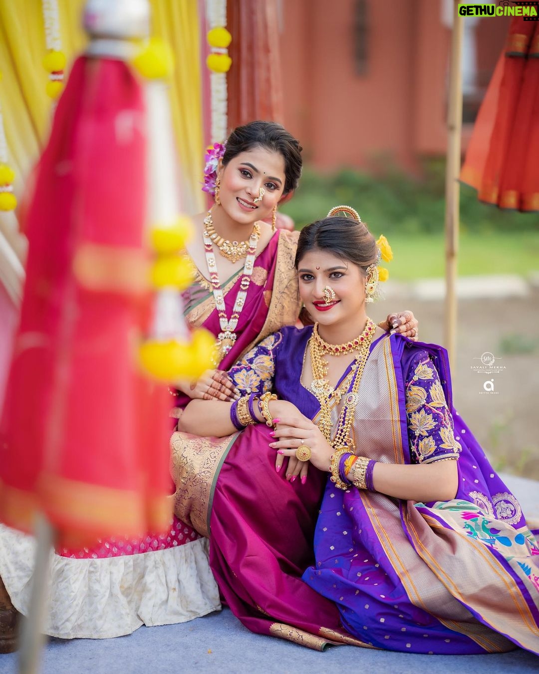 Gayatri Jadhav Instagram - वसंताची पहाट घेऊन आली, नवचैतन्याचा गोडवा, समृद्धीची गुढी उभारू, आला चैत्र पाडवा.. गुढीपाडव्याच्या हार्दिक शुभेच्छा! Hmua- @sayalimekha_makeupartist Inframe- @gayatri_jadhav_official Outfit- @__shamiyanaa__ Inframe- @_sneh_meow Jewellery- @trisha_jewells Video/ photos- @aditya.image Nailart- @nailartby_sayali Mehandiart- @shirin_mehendi_ Location- @studiomayasabha #marathi #marathimulagi #festival #padwa #padwaspecial #festival #culture #maharashtra #maharashtra_ig #punecity #makeuartist #viralpost Studio mayasabha