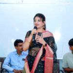 Gayatri Jadhav Instagram - सह्याद्री करियर अकॅडमी बारामती येथे बबन व मुसंडी चित्रपटातील प्रसिद्ध अभिनेत्री गायत्री जाधव यांनी अकॅडमीला सदिच्छा भेट दिली व संवाद साधला यावेळी स्वागत प्रमुख संतोषकुमार रुपनवर सर व्यवस्थापक धनाजी रुपनवर व शिक्षक नितीन सत्रे, महादेव कदम, आजिनाथ थोरात ,भूषण मोरे, धनाजी नागटिळक, सर उपस्थित होते. Sahyadri Career Academy Baramati