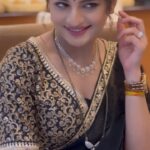Gayatri Jadhav Instagram - Black 🖤 #reels #black #trend Pune City