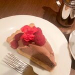 Gemma Louise Instagram - チョコレートラスベリーケーキ🌹 一緒に食べよう？？ なんばCITY