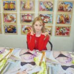 Gemma Louise Instagram - みなさんこんばんは〜 カレンダーにサイン入れしてきました！ 発売イベントは明日（9日）です！ Tokyo, Japan