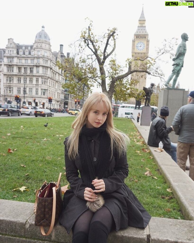 Gemma Louise Instagram - おはよう♥️🇬🇧 #ロンドン #ウェストミンスター #london #westminster #イギリス #ビッグベン #bigben Parliament Square