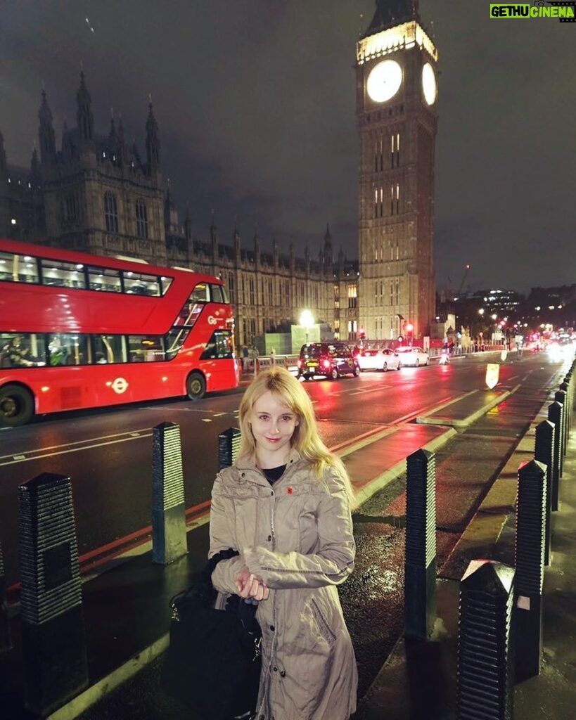Gemma Louise Instagram - Big Ben久しぶりに会った良かった！🇬🇧 It has been a long time since I last met Big Ben! #bigben #ビッグベン #ロンドン #london #uk #イギリス London, United Kingdom