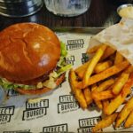 Gemma Louise Instagram - おはよう日本～ お母さんと一緒にゴードン・ラムゼイ ストリート バーガー行った！美味しかった🍔 I went to Gordon Ramsay street burger! Was delicious 😋 #london #londonfood #gordonramsay #ロンドン Gordon Ramsay Street Burger Charing Cross Road