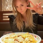 Gemma Louise Instagram - お疲れ様でした大阪！♥️🍚🍺 #グルメ #大阪 #osaka #japan #親子丼