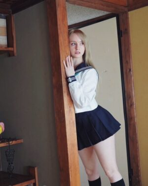 Gemma Louise Instagram - 毎日雨だね。。#制服 #セーラー服 #モデル #コスプレ #ポートレート