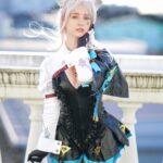 Gemma Louise Instagram - 原神のリネットちゃん🐈‍⬛ Lynette from Genshin Impact! 【お知らせ】 冬コミケに参加します！ 作品写真集出します！ 12/31(日) 東Q-02ab （ジェマ・ルイーズ） お待ちしています♪ #genshinimpact #cosplay #cosplaygirl #comicmarket #コミケ #原神 #原神cos #リネット #コスプレ 東京ビッグサイト