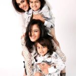 Genelia D'Souza Instagram - When I was a little girl, all I wanted to grow up to be was MY Mum - her grace, her ability to be a homemaker and yet a professional, her immense sensitivity, her strength to conquer every obstacle that came her way, the joy she brought to everyone around her and her child-like persona that made people smile whenever they were in her company.. I don’t think I could manage to be a patch on my mum but what I do know is, I am her daughter and that for me is the biggest honour I could ever have.. Happy Birthday Mumma - You are my whole world 💚.. Can’t go a day without you 💚