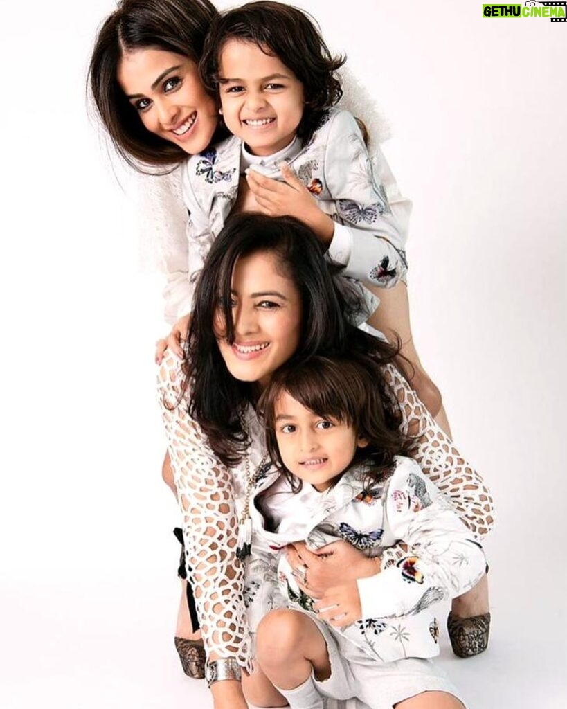 Genelia D'Souza Instagram - When I was a little girl, all I wanted to grow up to be was MY Mum - her grace, her ability to be a homemaker and yet a professional, her immense sensitivity, her strength to conquer every obstacle that came her way, the joy she brought to everyone around her and her child-like persona that made people smile whenever they were in her company.. I don’t think I could manage to be a patch on my mum but what I do know is, I am her daughter and that for me is the biggest honour I could ever have.. Happy Birthday Mumma - You are my whole world 💚.. Can’t go a day without you 💚