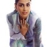 Genelia D'Souza Instagram - “You don’t have to have it all sorted to move forward, Just take the next step” WHICH LOOK DO YOU LIKE THE MOST????? Management : @chandnidholakia1989 @ayushpadukone Makeup : @rishinaacharya Hair :@jyoti_love13 Styling : @who_wore_what_when Photos : @rohnpingalay Look 1 : 👗@sarojjalan 💎@jagdishjewellerschandigarh 👜@lovetobag Look 2 : 👗@tamannapunjabikapoor 🥿@shilpsutra 💎 @motifsbysurabhididwania 👒@shopziddi Look 3 : 👗@aisharaoofficial 💎@amamajewels 👜@ornatte.in 💄💇‍♀️ @khyatimalhotra558 @ishansupriyamilind