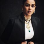 Genelia D’Souza Instagram – Alone we are strong
But together we are stronger
Alway better together @riteishd 💚
Managed by – @ayushpadukone
Outfit – @jewellynalvares
Jewellery – @sanzanyjewels
HMU – @rishinaacharya
Styled by – @who_wore_what_when
@d.shubham_j
Photography – @rohnpingalay