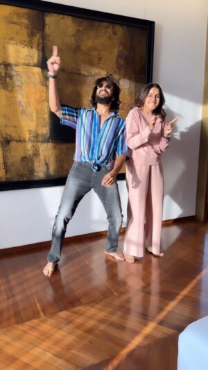 Genelia D'Souza Instagram - Have to dance when it’s #dilmeinbajiguitar♥️🎸 -  this Marathi version from #srideviprasanna produced by @kumartaurani @girishkumartaurani & @tips is equally rocking. Best wishes to the entire cast @saietamhankar @sidchandekar