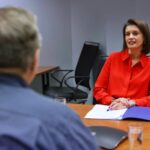 Geneviève Guilbault Instagram – Rencontre avec notre premier ministre @francoislegault.pm pour discuter de nos priorités à @transports_quebec. 🚆✈️ 🚍 Montreal, Quebec