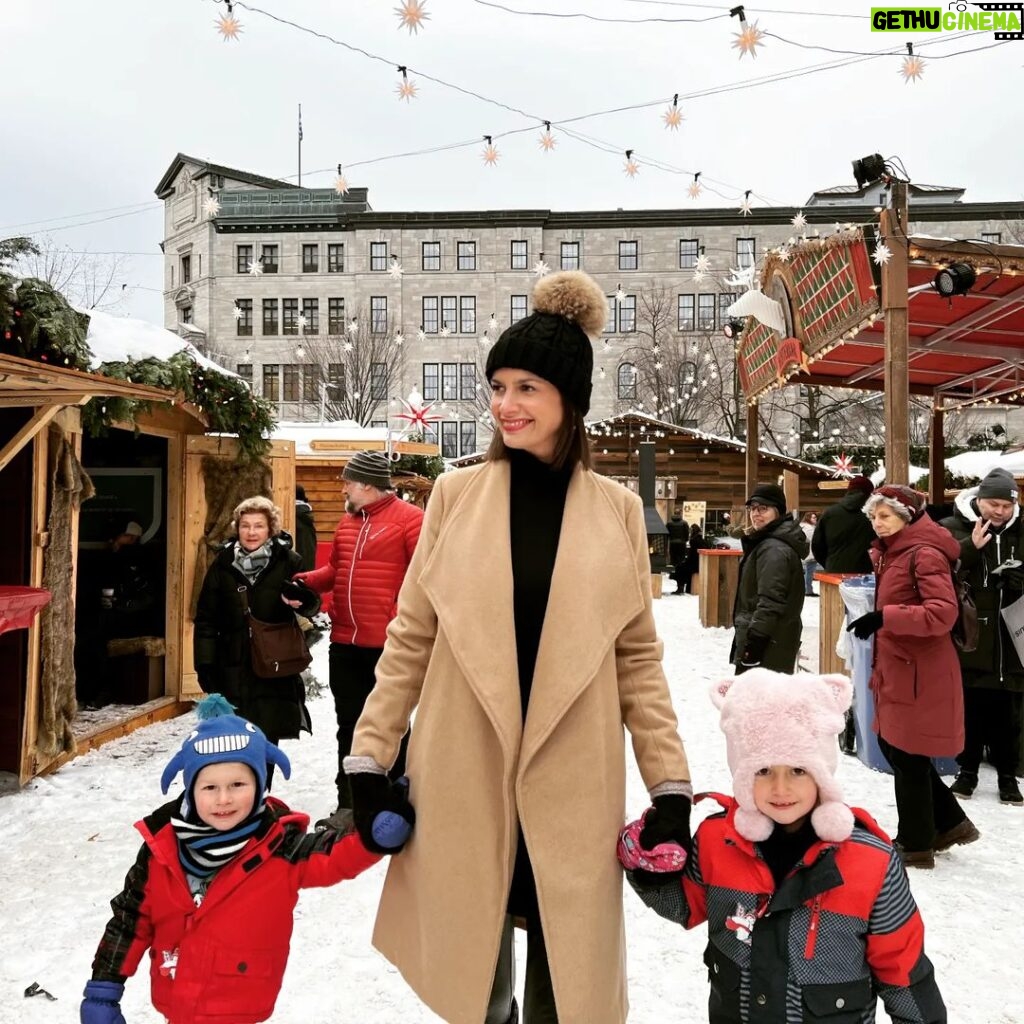 Geneviève Guilbault Instagram - Visite en famille du @noelallemandquebec, un classique des Fêtes dans notre #CapitaleNationale! À ne pas manquer jusqu'au 23 décembre! ☃️ Marché de Noël allemand de Québec