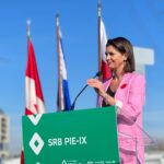 Geneviève Guilbault Instagram - Inauguration du SRB Pie-IX avec @val_plante et @stminfo! Une nouvelle artère de transport collectif rapide et sécuritaire pour nos citoyens. Un investissement de 345 M$ de votre gouvernement, qui contribue au développement de l’Est de Montréal. À essayer dès ce lundi! 🚍 Montréal-Nord, Quebec