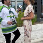 Geneviève Guilbault Instagram - Aujourd’hui, on entre dans une nouvelle ère en mobilité au Québec: bienvenue à bord du @rem_metro! 🚅 Pour vous faire découvrir cette première antenne reliant Brossard au centre-ville de Montréal, le service sera gratuit toute cette fin de semaine. Venez l’essayer!