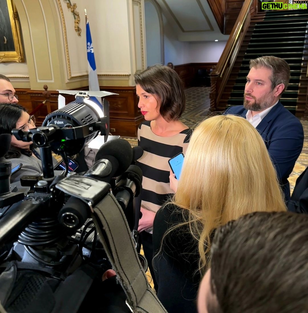 Geneviève Guilbault Instagram - Rentrée parlementaire! 💥 🎥 💬🎤 Assemblée nationale du Québec