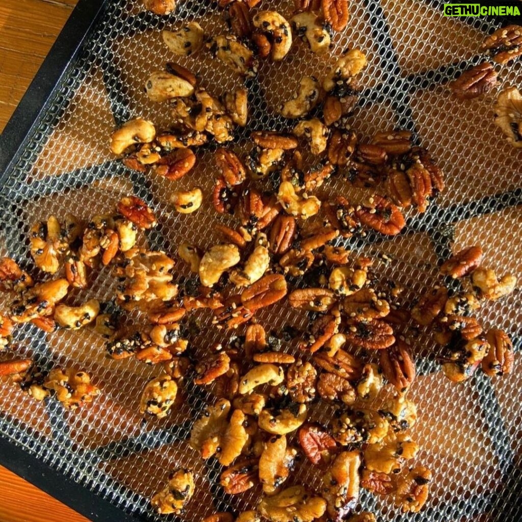 Genevieve Kang Instagram - NUTS 4 SALE. THE FAVE (AND FAMOUS) SWEET N SPICY FURIKAKE NUTS / organic walnuts, pecans, cashews, almonds, pumpkin seeds, maple syrup, chili pepper, and furikake, made while listening to solfeggio frequencies so you know they’re gooood! perfect for the holidays, to gift your friends or yourself (always recommend sharing though). limited stock of these flavour babies available for purchase, $17 or 2 for $30. swipe for ways to enjoy, DM to snag yours — shipping available and free local door delivery! x
