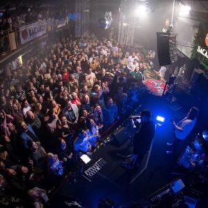 Genka Instagram - 25 aastat laval. Ja ilmselt järgmised vähemalt 25 aastat veel. Aitäh absoluutselt kõigile, kes selles süüdi on ehk need, kes kuulanud, raadiost ja dj’de käest nõudnud me mussi. Ostnud albumeid, striiminud ja livedel kohal käinud. Ostnud merchi, kiitnud, konstruktiivselt kritiseerinud, inspireerinud,aidanud salvestada ja levitada. Big muah neile, kes meid kodus ootavad, kui me oma unistustes dwellime ja meid maa peale tagasi toovad. Ka neile, kes on kahelnud, “konkureerinud” ja heitinud….kui te olete olemas veel, siis aitäh inspiratsiooni ja jõu andmise eest edasi teha ja veel paremaks saada. Ajalugu on tehtud. Ülejäänu on boonus. Suur ❤️kõigile #legendaarnerecords #toetagfamily #toetag #genkapauloja #forevo #estonianhiphop