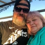 Genka Instagram - Olen siin pildil Revo emaga ja tema, Paul ja Merle ütleme suur aitäh kõigile, kes tulid ja kes andsid panuse vahilapsed.ee toetuseks. Kõik artistid, tehnikud, klubi Laev. Aitäh! Head teha on hea! #forevo #fuckcancer