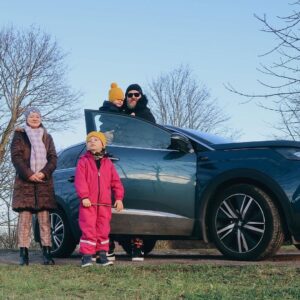 Genka Instagram - Hei, mis täna teete?
Ise võtan lapsed ja võtan oma GT
Rõõmustan täna koos kõikide isadega,
Pildil 5008 kõikide lisadega