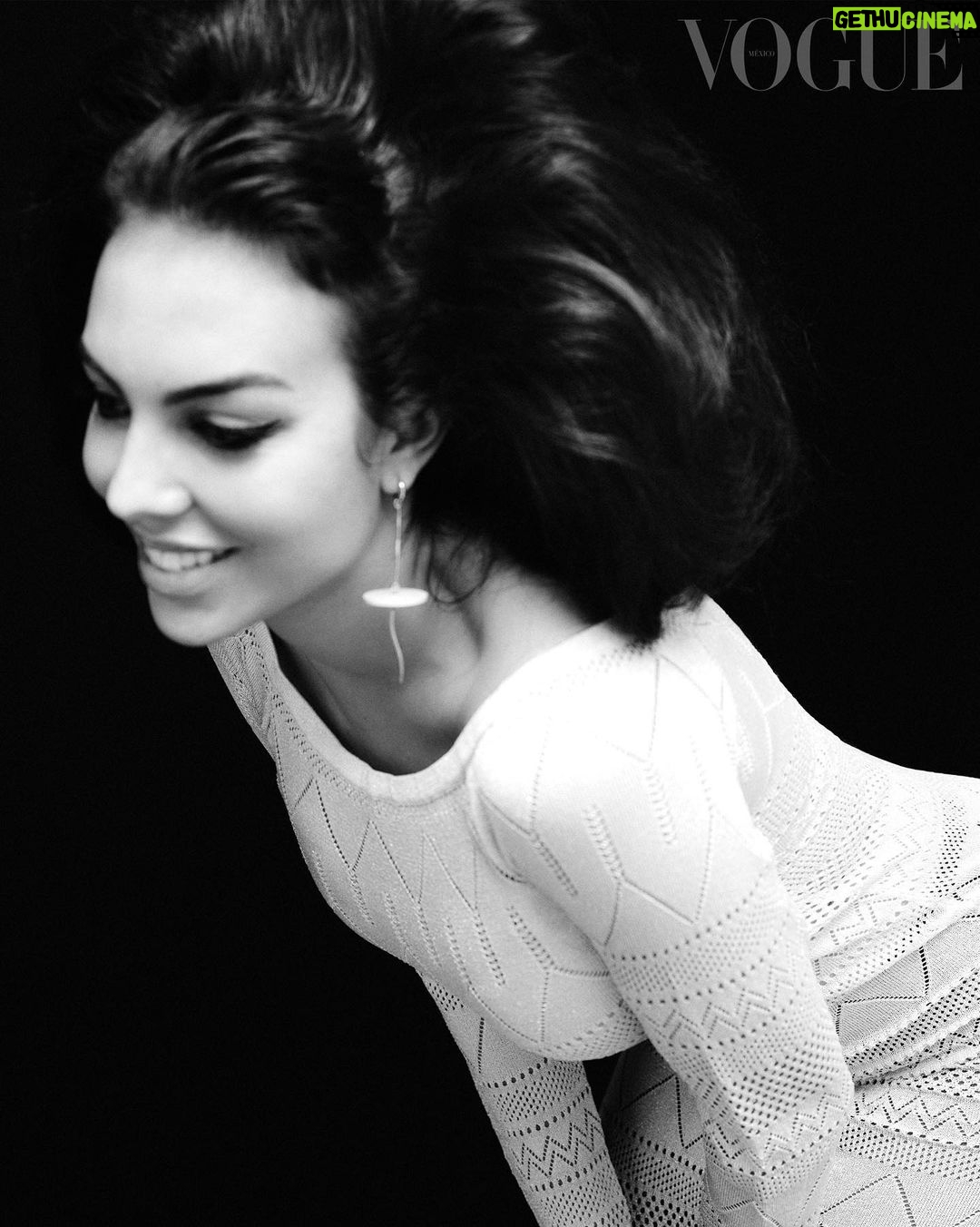 Georgina Rodríguez Instagram - Gracias mi Mexico lindo ❤️🇲🇽 @voguemexico Fotografía: @javier_biosca Realización: @joanadelafuente Entrevista: @sofyagostini Peinado: @lorenzo_barcel Maquillaje: @fer.martinez.mk Producción: @nataliatorrespolo Head of Editorial Content: @karlamartinezdesalas
