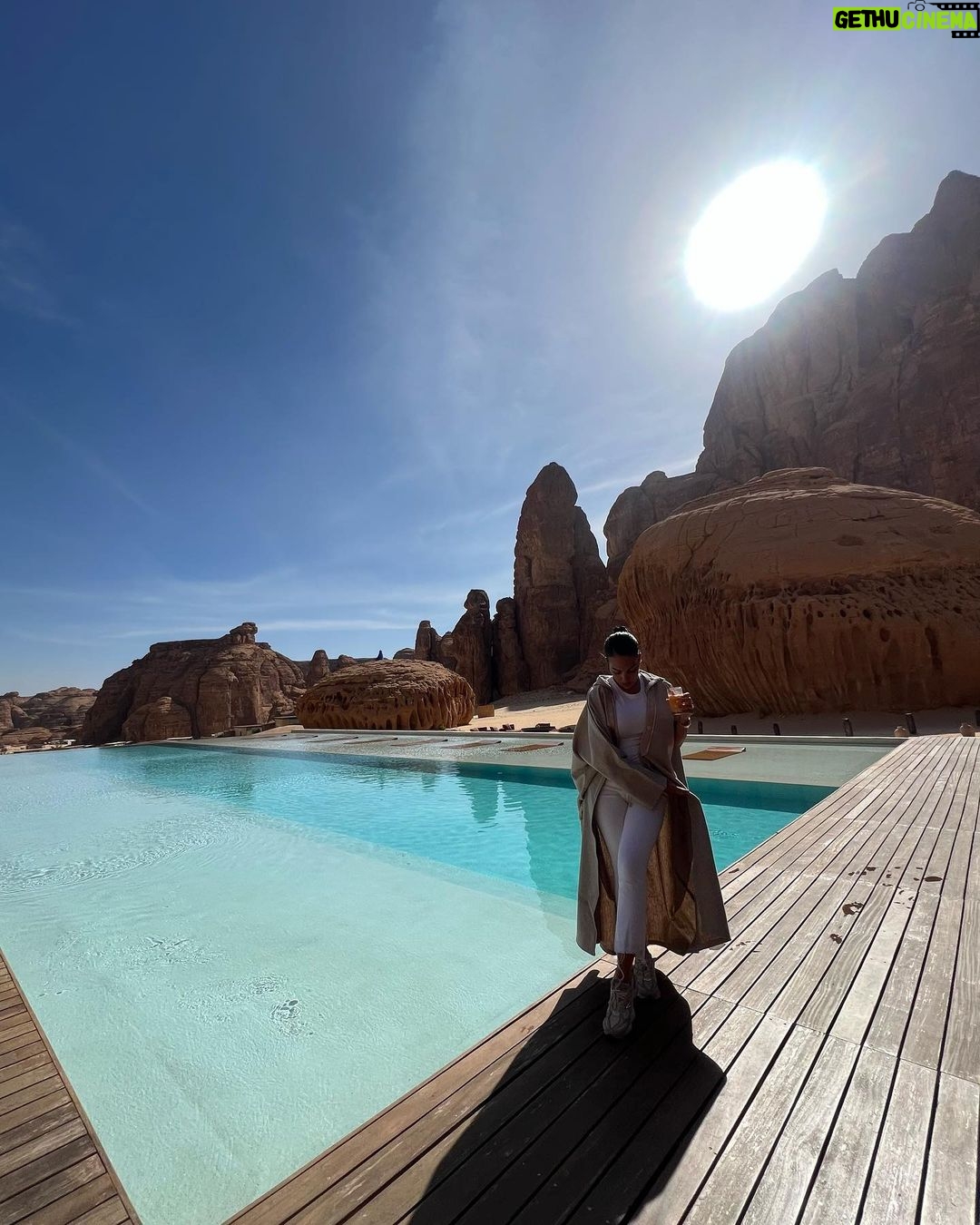 Georgina Rodríguez Instagram - AlUla feels like home 🇸🇦🧡🌅⛰️✨ @ExperienceALUla #ExperienceALUla @ALUlamoments #ALUlaMoments #ALula
