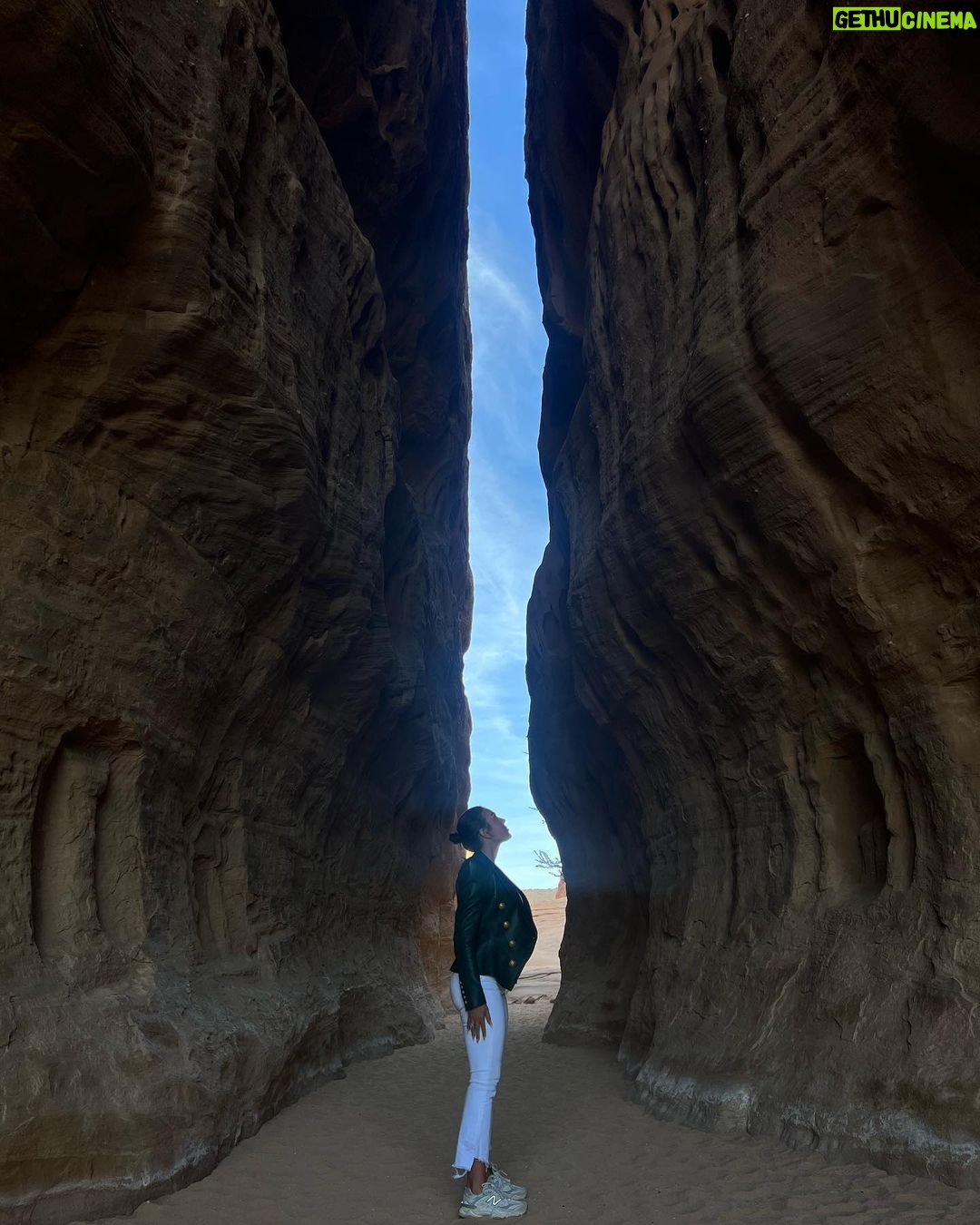 Georgina Rodríguez Instagram - AlUla feels like home 🇸🇦🧡🌅⛰️✨ @ExperienceALUla #ExperienceALUla @ALUlamoments #ALUlaMoments #ALula