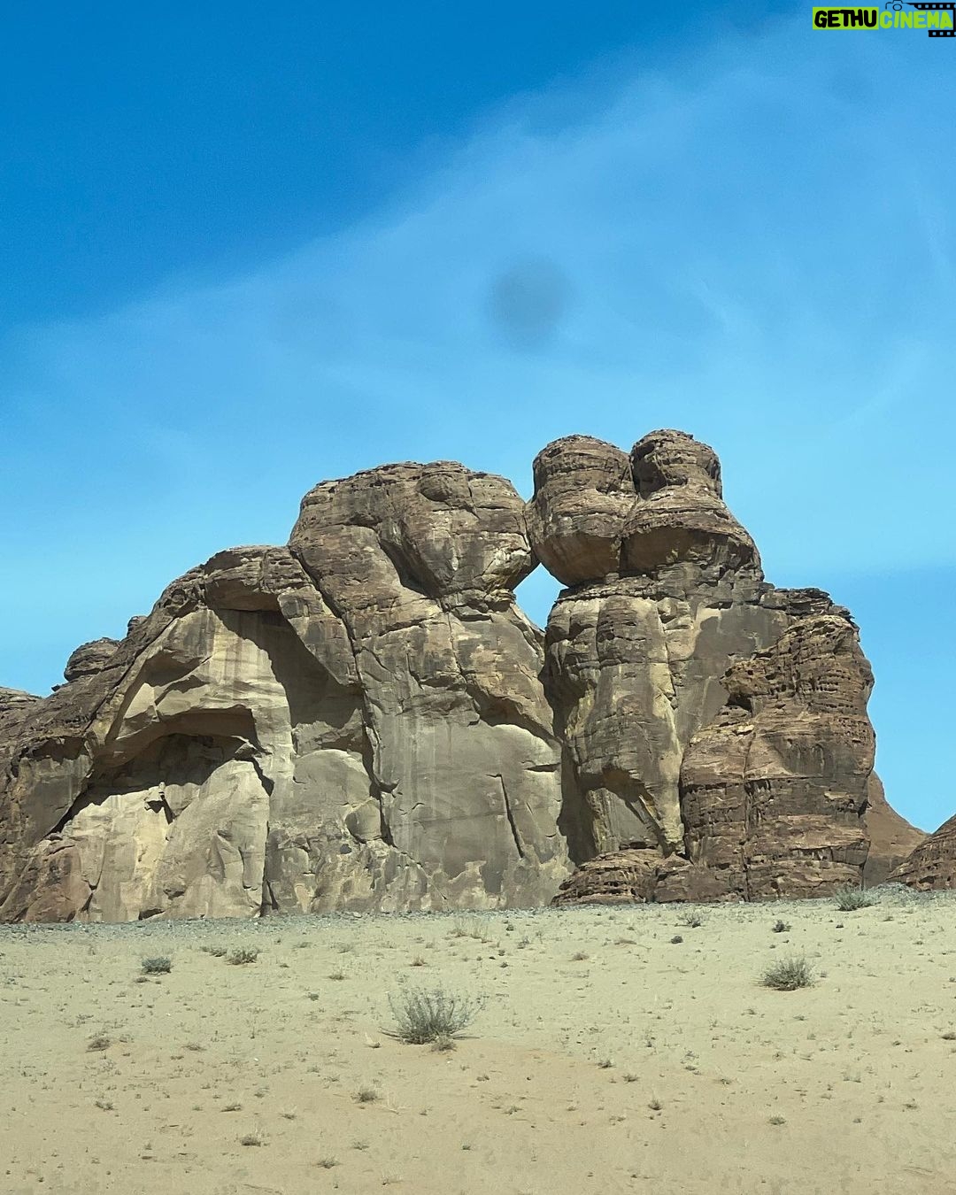 Georgina Rodríguez Instagram - AlUla feels like home 🇸🇦🧡🌅⛰️✨ @ExperienceALUla #ExperienceALUla @ALUlamoments #ALUlaMoments #ALula