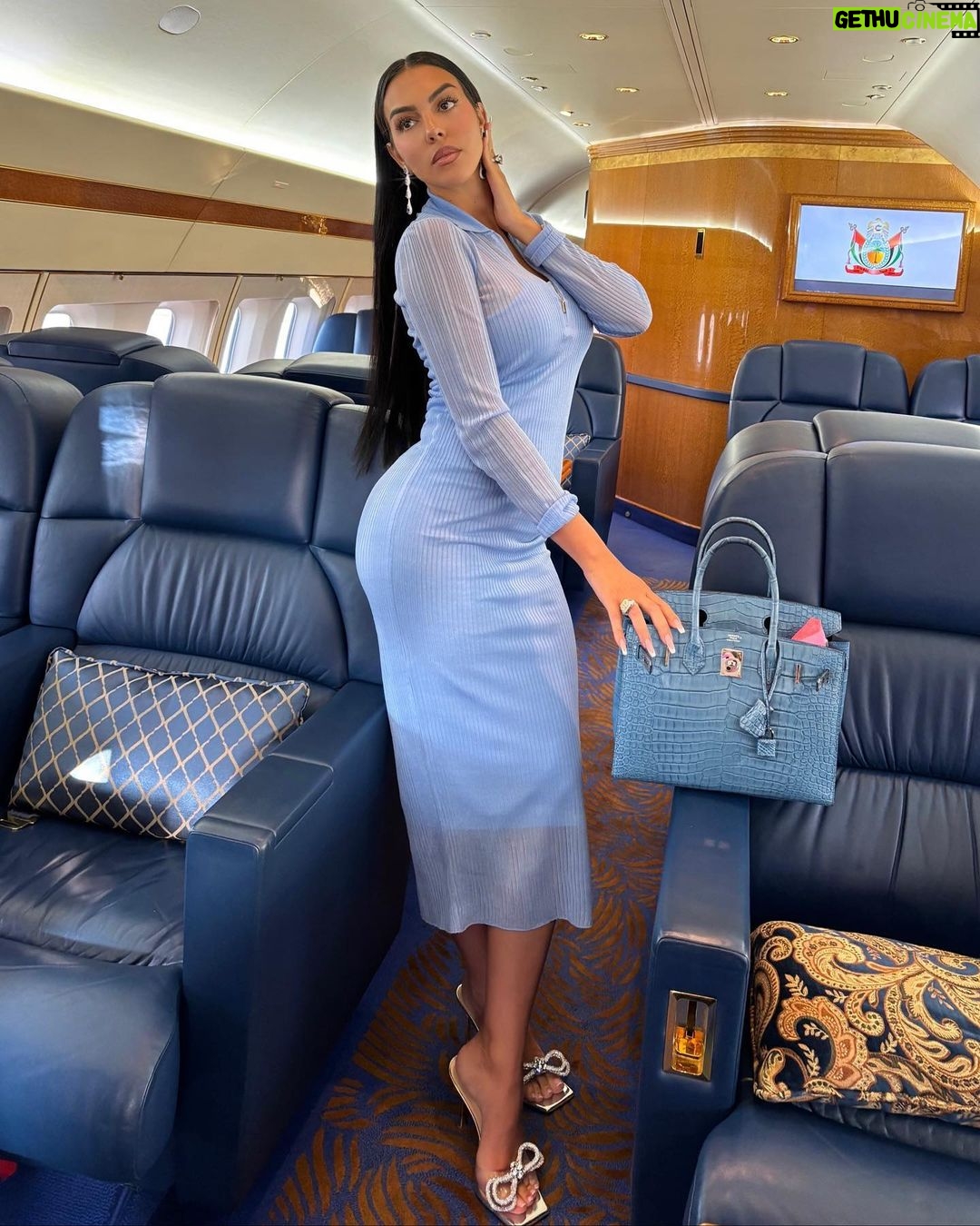 Georgina Rodríguez Instagram - 💙 🪬🧿🦋