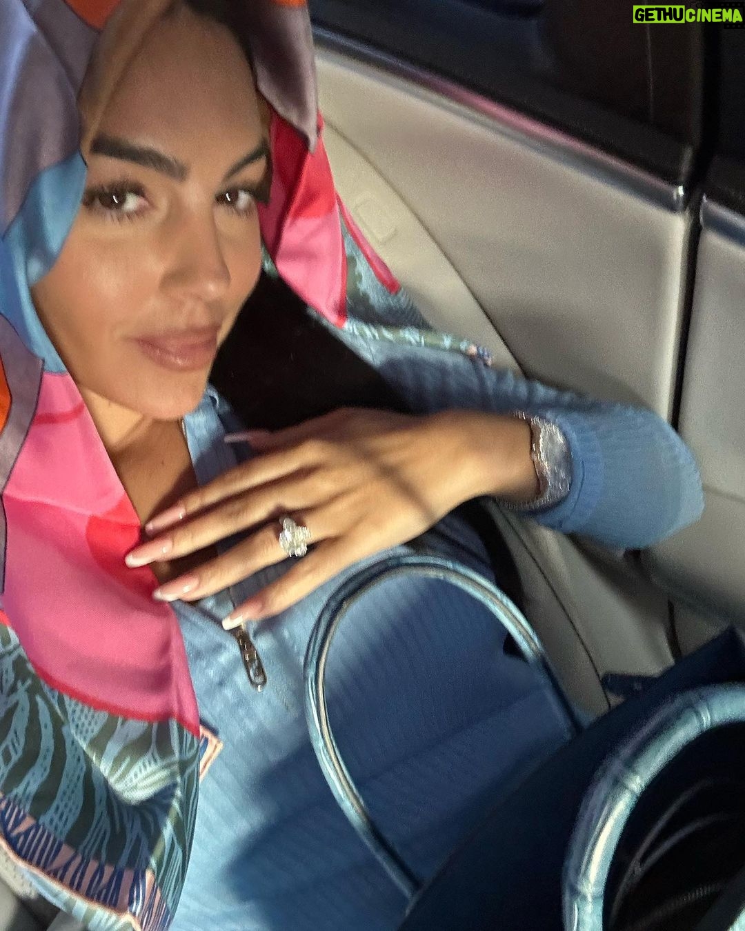 Georgina Rodríguez Instagram - 💙 🪬🧿🦋