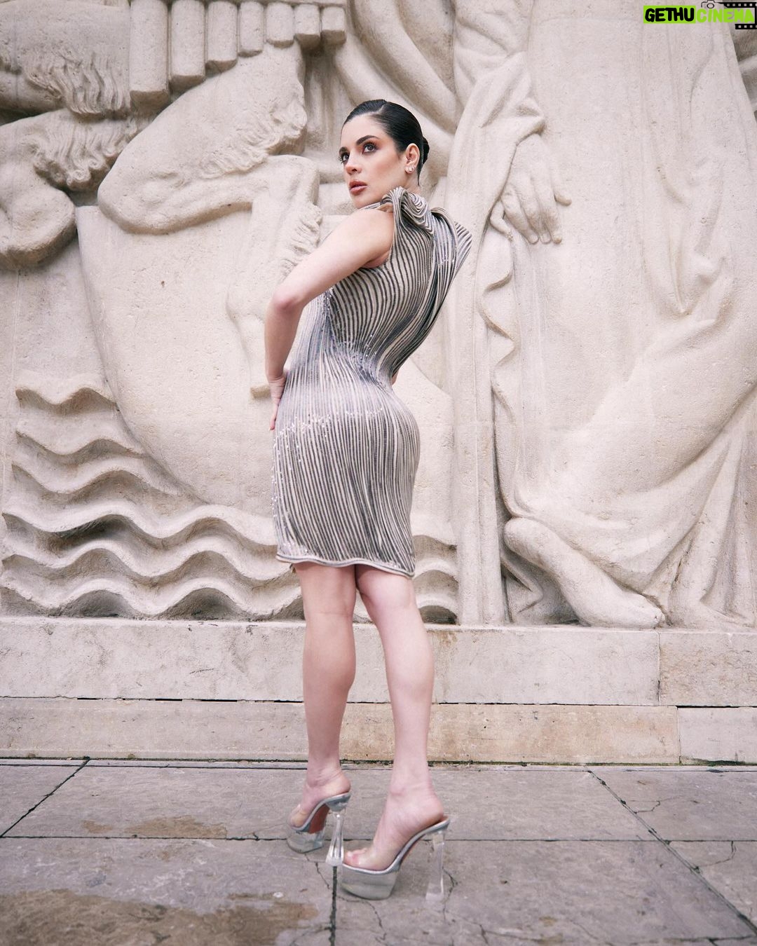 Gessica Kayane Instagram - @gauravguptaofficial #hautecouture EUZINHA E A TAMANCA 👡