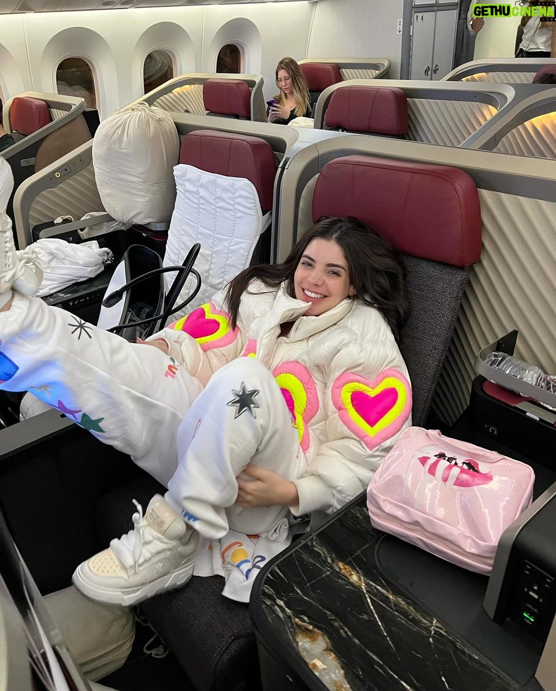 Gessica Kayane Instagram - Meu primeiro trabalho do ano é internacional 🥹😍 algum palpite?!!! Quero mostrar tudo pra vocês 🩷🩷🩷