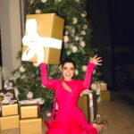 Gessica Kayane Instagram - FELIZ NATAL (a sandália de todos os looks não podia faltar) 🩷