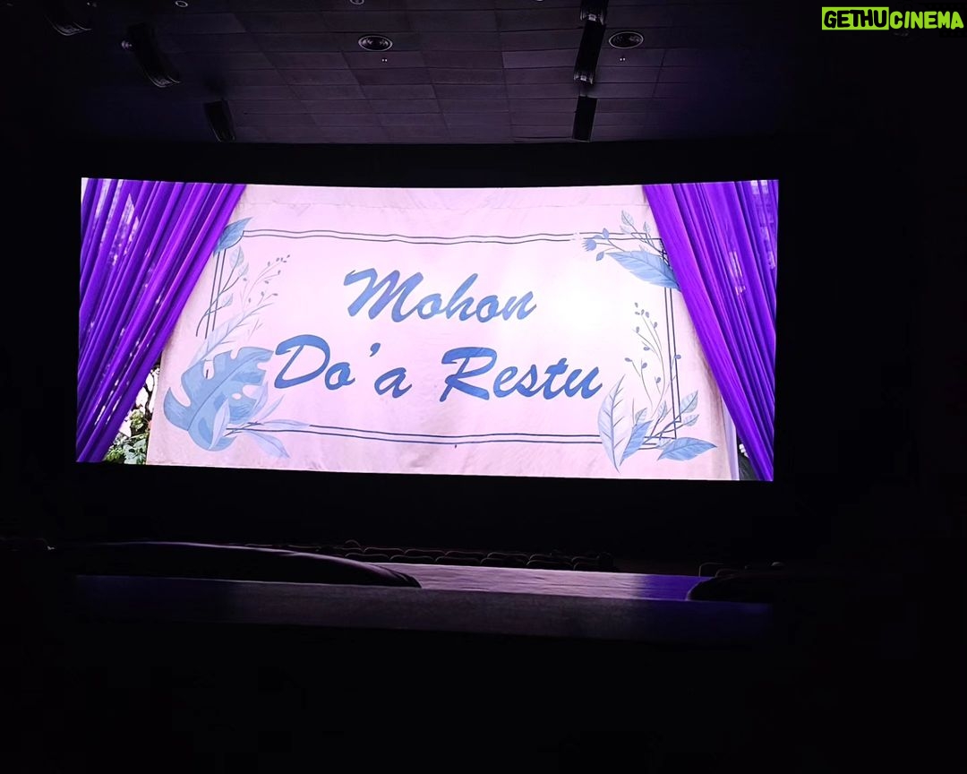 Gina S. Noer Instagram - Permisi... bangga banget akutuuu π Selamat untuk "Mohon Doa Restu"-nya @deyayu.yuliani @cassandrapcameron πππ©·π©· Premiere rasa kondangan. Another heart-felt movie directed by bang @odyharahap Juara sekali duo @mincrut @sarsehshoku π€£π tentu juga geng keluarga kocak dalam dilema "apa itu makna nikah" -- @syifahadju @jefrinichol @kikinarend @deapanendra πππ» Kayak kondangan, semalam juga enggak ketemu banyak tim @screenplayfilms_id @rapifilm Terimakasih kerjasamanya Pak Wicky & team π«ΆπΌ #mohondoarestu XXI Epicentrum, Kuningan Jakarta