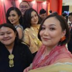 Gina S. Noer Instagram - Selamat kesayanganku 😍🍾🤎🌸❤️ Special juga selamat untuk @permatadnda sungguh kehormatan untuk kami 😍 Serta para support system yang hadir semalam adeknya mbak @alinejusria istrinya bang @ichsound @ruddy_hatumena keluarga @ditagam kak @alfisharfi & papa mama @astridsambudiono dan tentu @fannyafranklin 😍 Terima kasih sudah memberikan semangat untuk tim @filmlikeandshare Selamat untuk kita semuaaa 😍😍😍 Selamat juga untuk komite @festivalfilmid & dewan juri ❤️ Ciputra Artpreneur