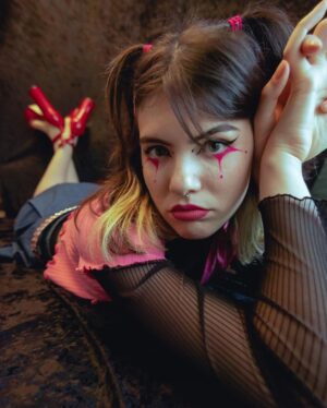 Ginebra Vega Instagram - suena the best damn thing de avril lavigne a los gritos 

ph: @ligiamajul 
maquillaje: @sofden.mkp 
styling: @flopymtz 

🤍alto team🤍