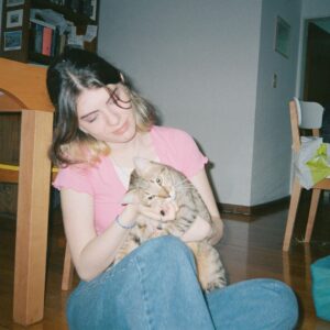 Ginebra Vega Instagram - estas fotos me las sacó @santoyoxime un día mientras inventábamos teorías sobre taylor swift