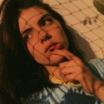 Ginebra Vega Instagram – hola (hola)
te habla mi contestadora 
ahre