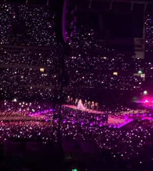 Ginebra Vega Instagram - ustedes me conocen así que se imaginarán por qué no puedo poner en palabras la noche que viví🥹🥹 taylor swift me regaló el show de mi vida<3 gracias a todas las swifties con las que compartí que le hicieron la tarde