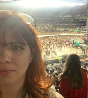Ginebra Vega Instagram - ustedes me conocen así que se imaginarán por qué no puedo poner en palabras la noche que viví🥹🥹 taylor swift me regaló el show de mi vida<3 gracias a todas las swifties con las que compartí que le hicieron la tarde